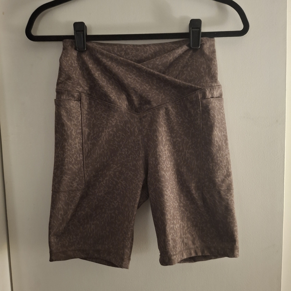 Danskin Women's Gray Patterned Bike Shorts